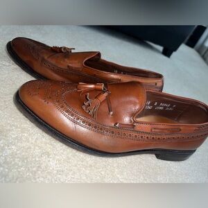 Allen Edmonds Men’s size 10 Carmel brown  Leather Loafer with tassels